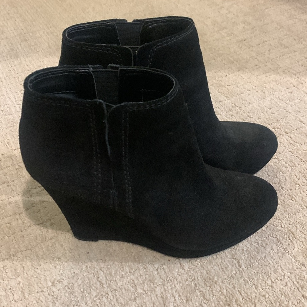 Jessica Simpson black suede wedge